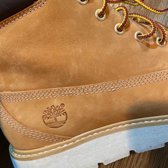 Timberland WOMEN'S KEELEY FIELD 6-INCH BOOTS ~ size 8.5very good conditi… - Picture 4 of 4